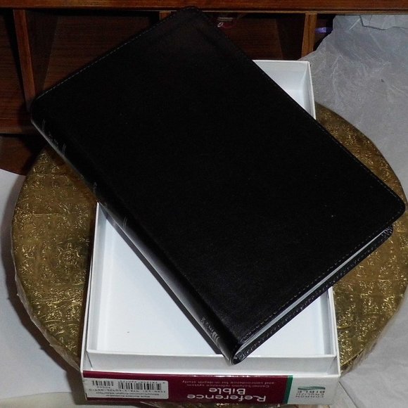 Reference Bible - Brand New - Picture 4 of 5